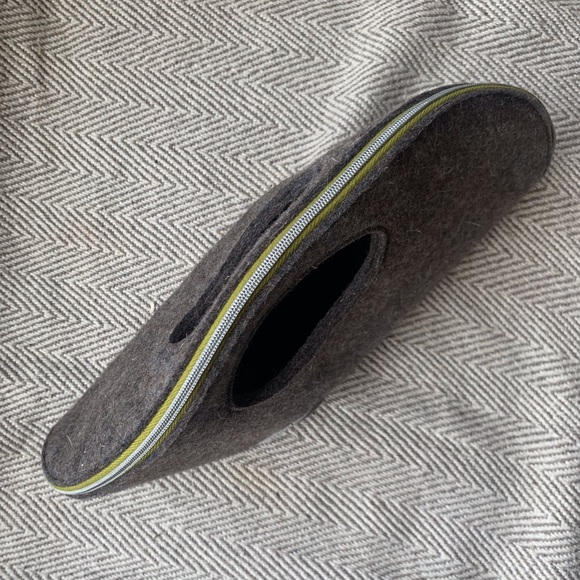 Josh Jakus UM Eco Felt Clutch Bag 13” x 7” - Picture 6 of 14